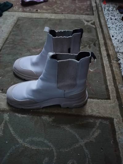 بوت حريمي zara