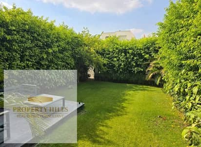 I villa للبيع من ماونتن ڤيو جاهزة عالسكن فورا بتشطيب كامل سوبر لوكس في لوكيشن حيوى بجوار مكتب النائب العام بخصم كاش 20% و متاح بيعها بالتقسيط المريح