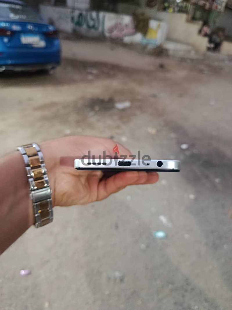 Infinix Hot 60i 4