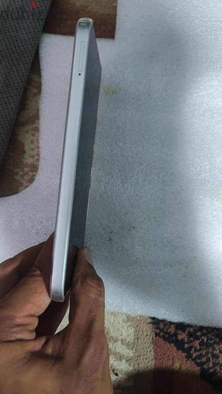 Infinix Hot 60 Pro ultra Slim 1