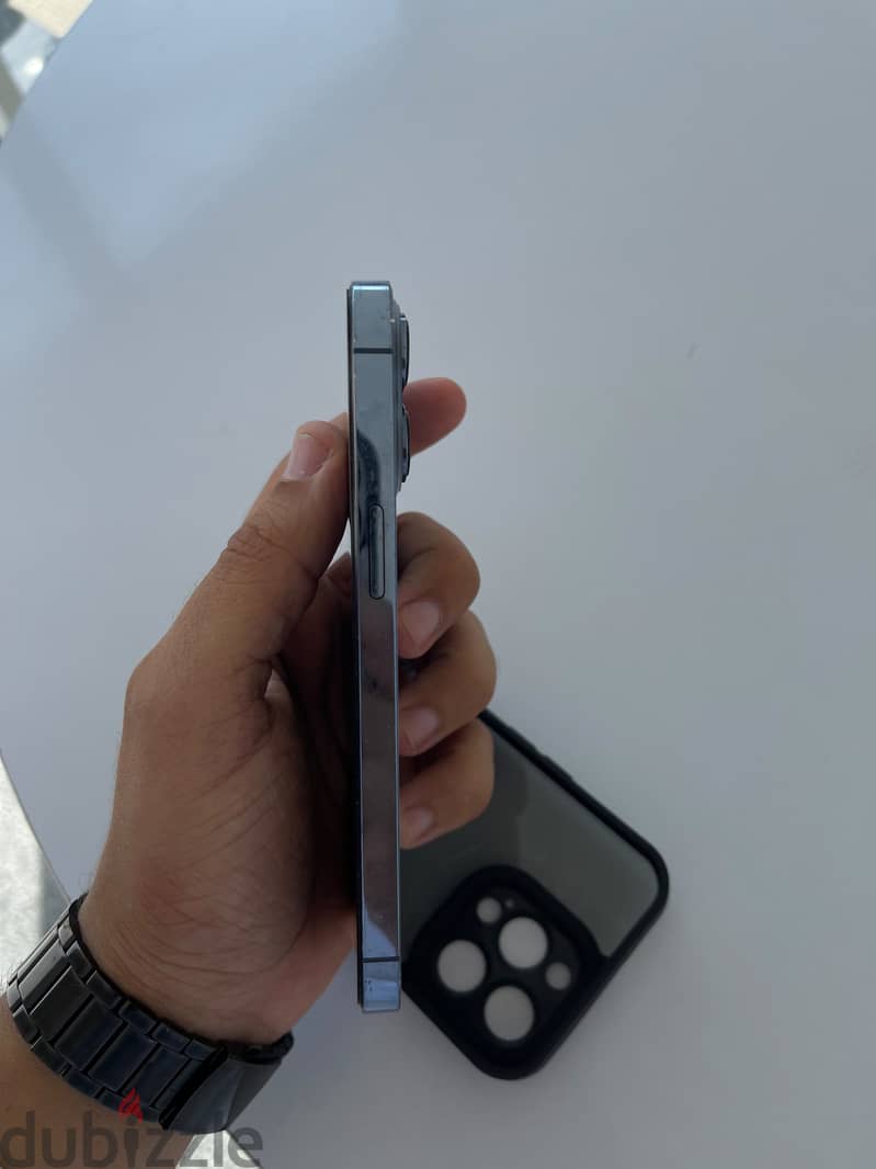 آبل - آيفون 13 برو 3