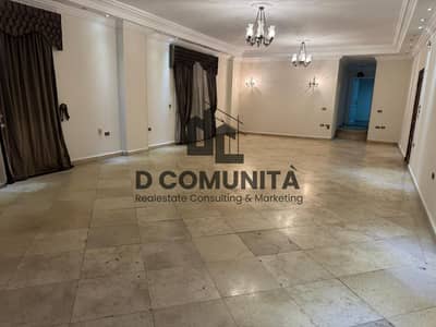 Full floor for rent with an area of 400 square meters directly on Al-Sadat Axis - Area 10 (in front of Al-Yasmeen) Full floor for rent with an area of 400 square meters directly on Al-Sadat Axis - Area 10 (in front of Al-Yasmeen)