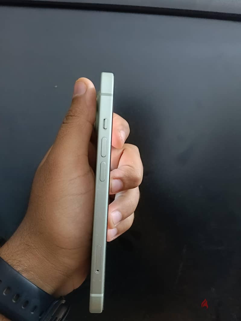 Apple - iPhone 15 1