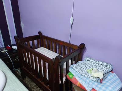 سرير اطفال