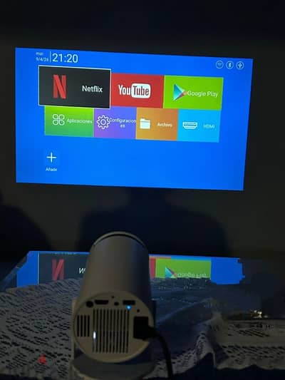 بروجكتر hy300