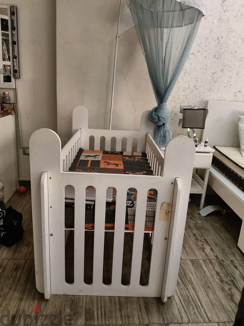 سرير اطفال 2
