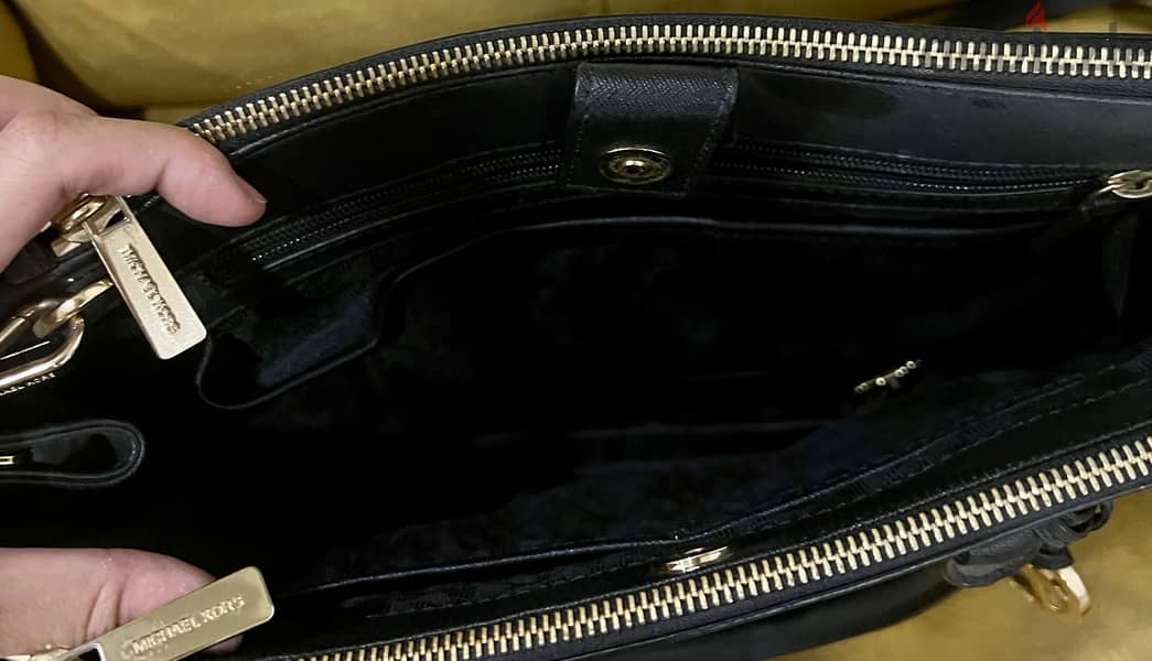 Michael kors bag original from Riyadh 2