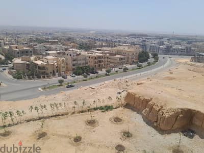 شقة فاخرة للبيع في أميز أحياء العبور الحي الأول