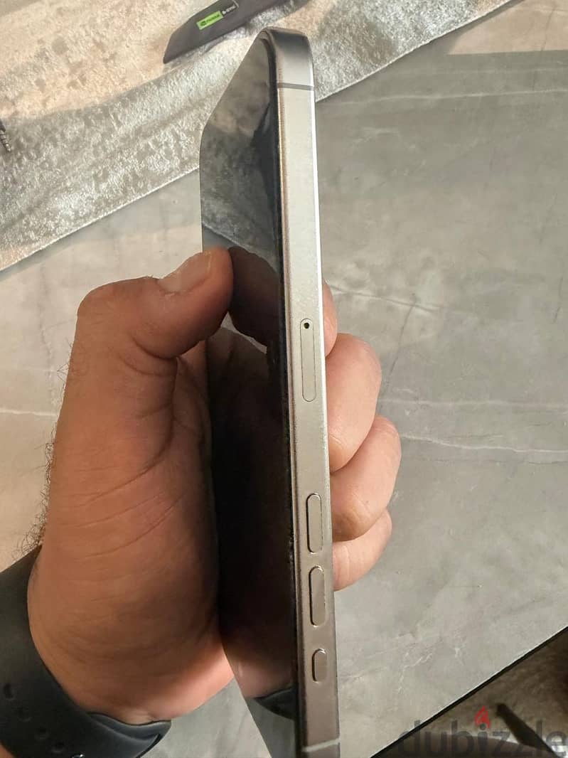 ايفون 15 pro max للبيع 1