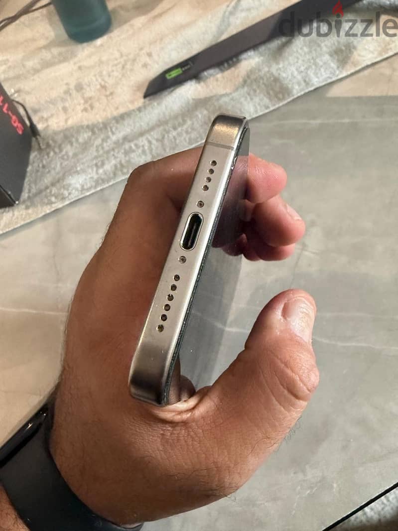 ايفون 15 pro max للبيع 2