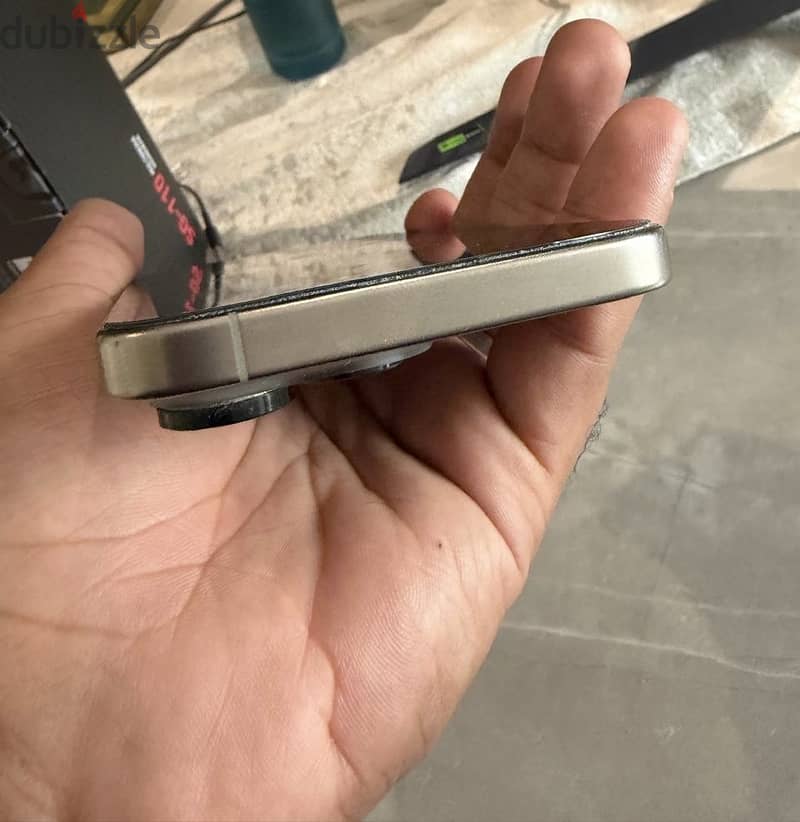 ايفون 15 pro max للبيع 4