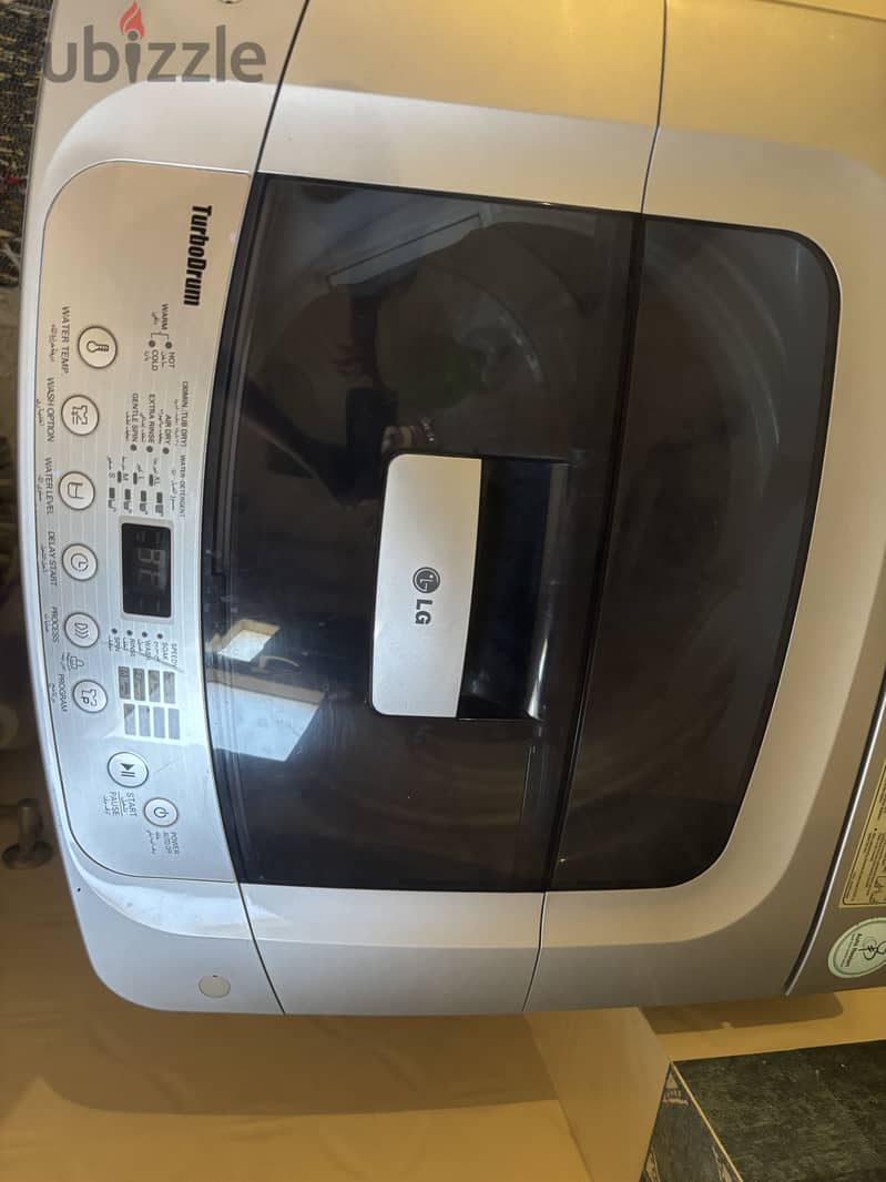 Used washing machine in a good condition 5