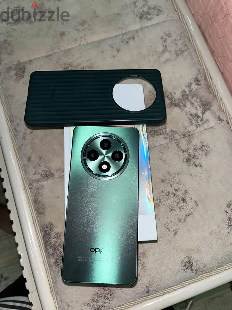 اوبو رينو 12 اف 4