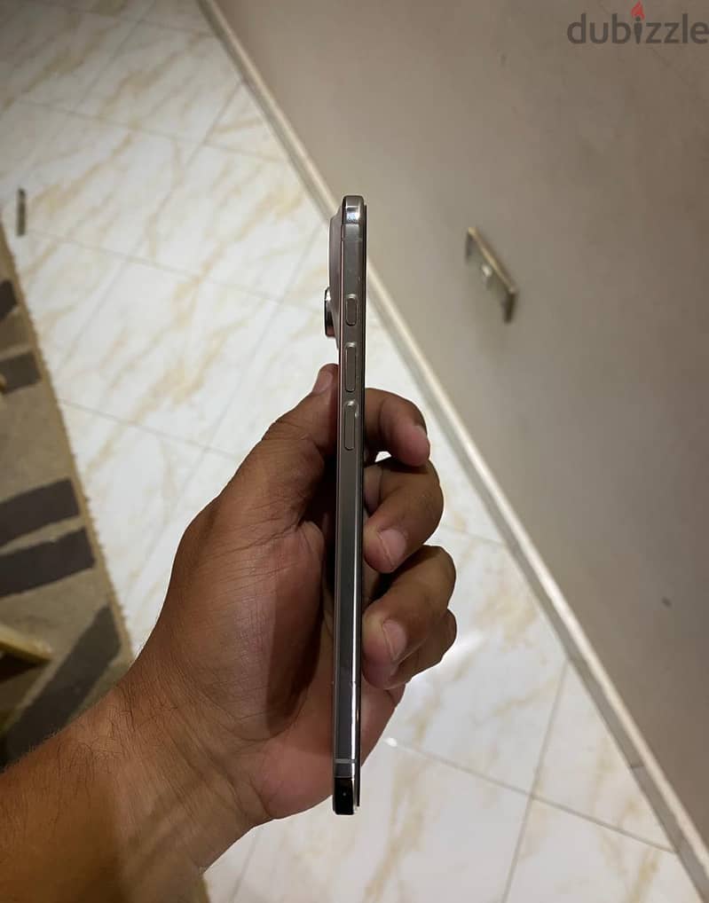 آبل - آيفون 17 اير 1