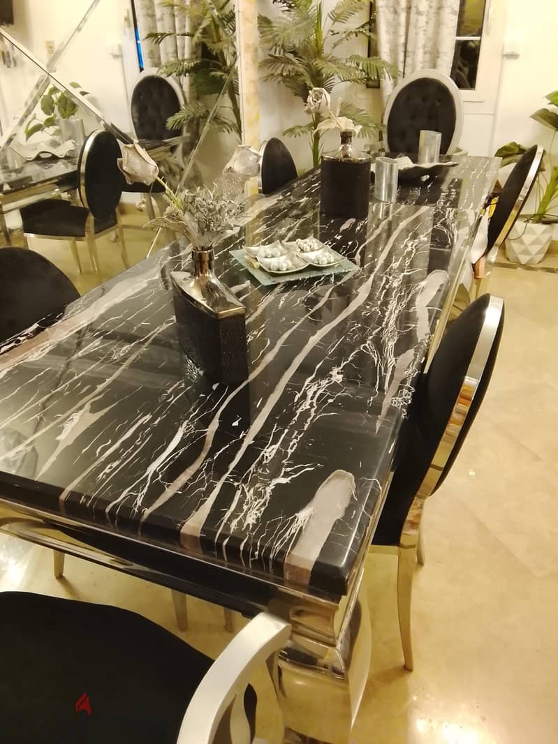 Élégant black marble dining table 1