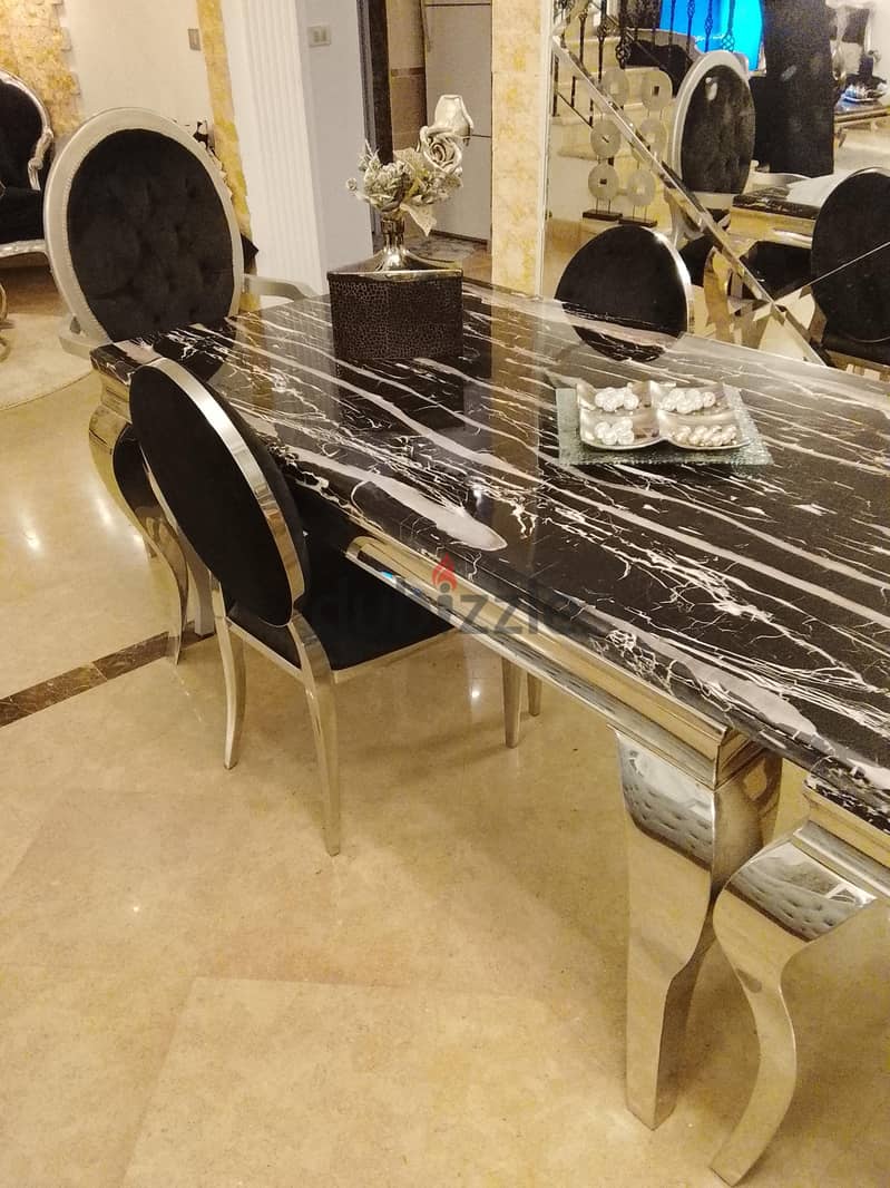 Élégant black marble dining table 2