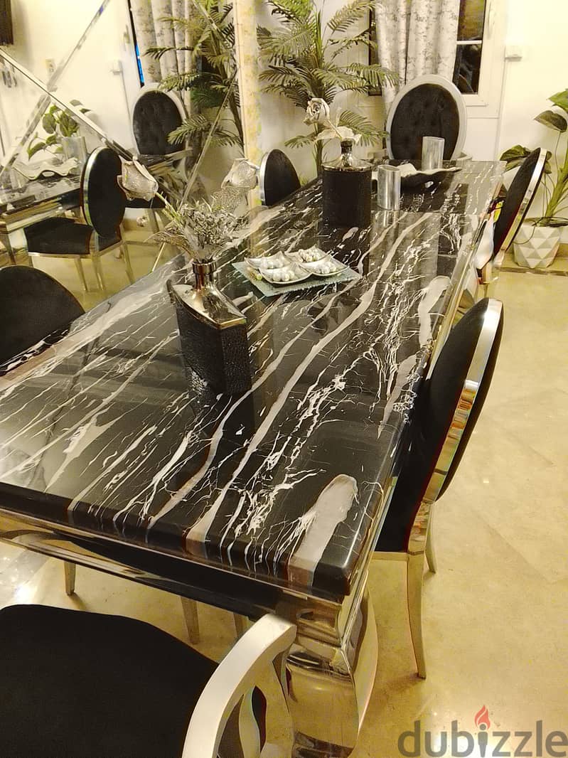 Élégant black marble dining table 6