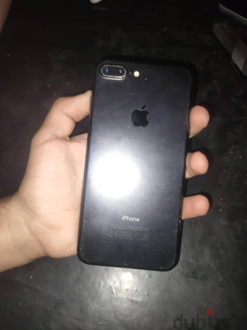 آبل - آيفون 7+ 3