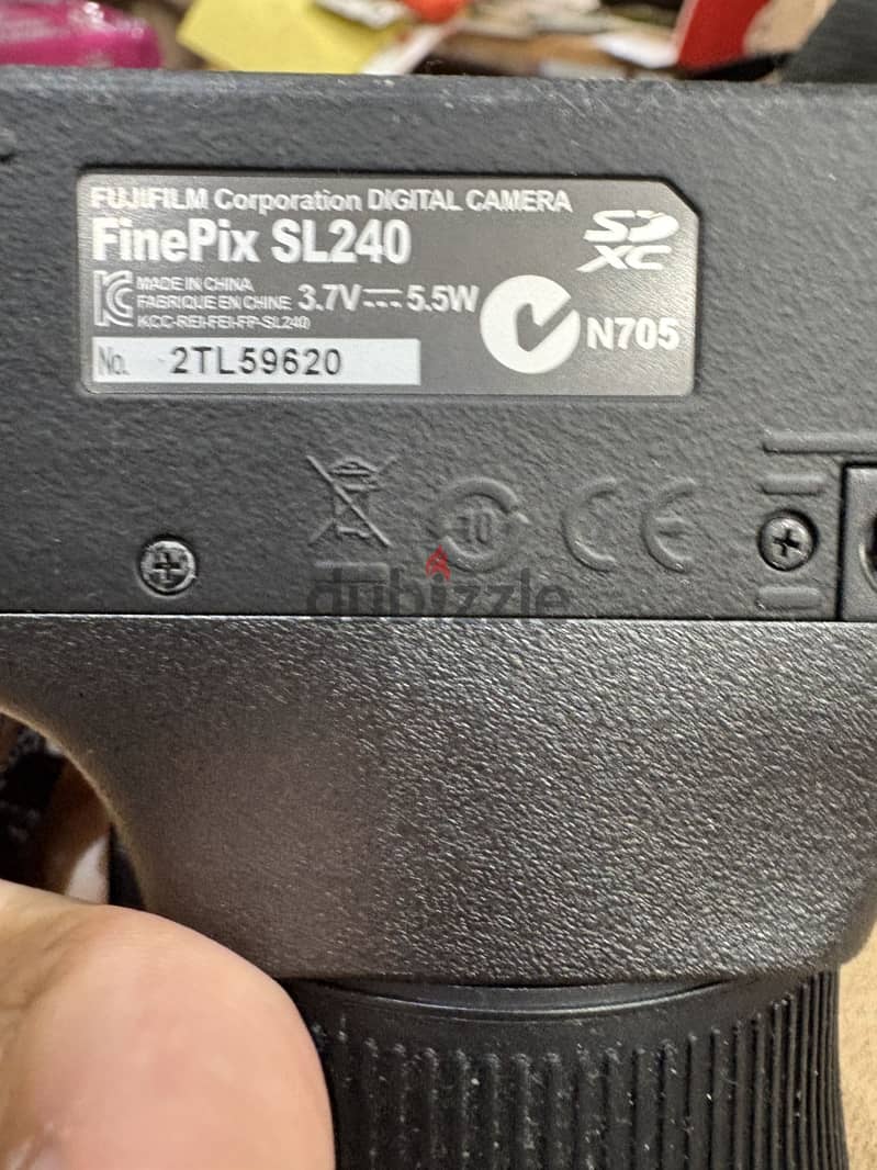FujiFilm finepix sl240 Professional Camera 2