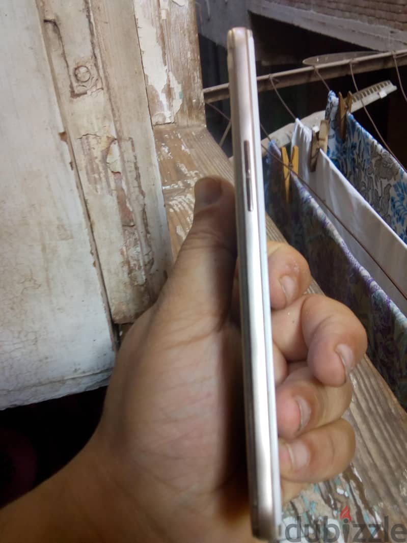 اوبو  f1s 3