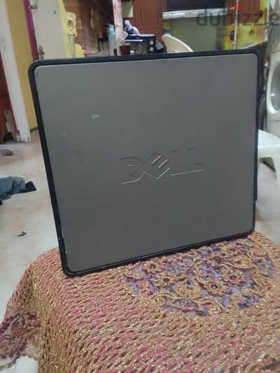 كمبيوتر للبيع استعمال خفيف