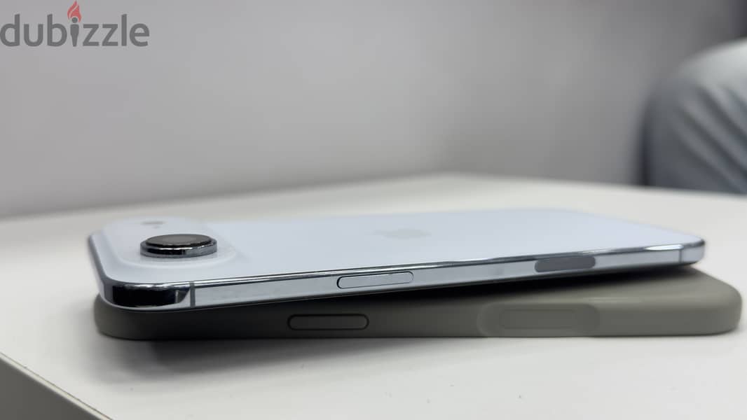 Apple - iPhone 17 Air 3
