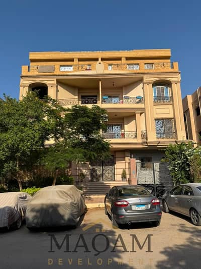  For Sale – Banafseg Villas 11 | First Settlement, New Cairo  Prime 200 sqm   apartment located on the 2nd floor,   featuring a desirable North-West