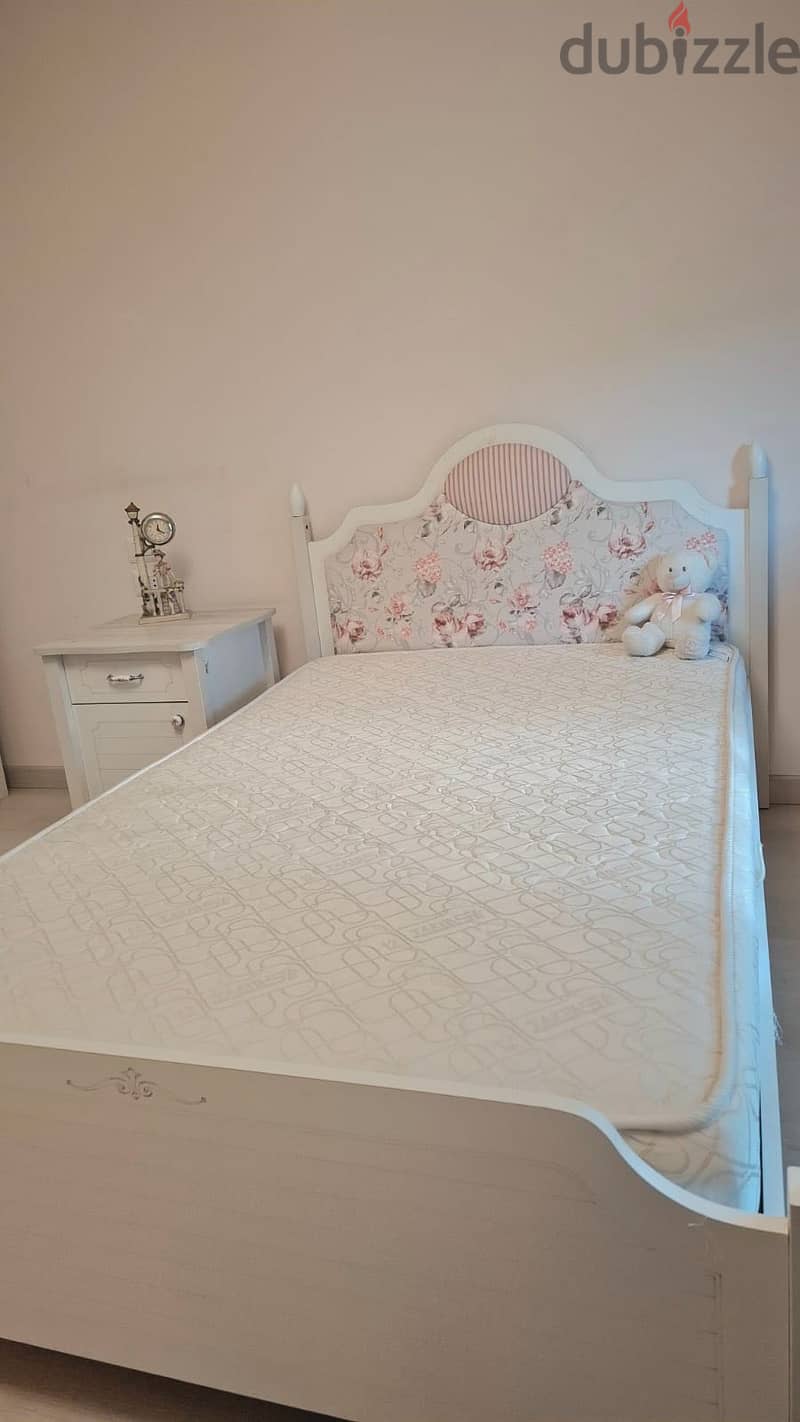 Girl bed room 2