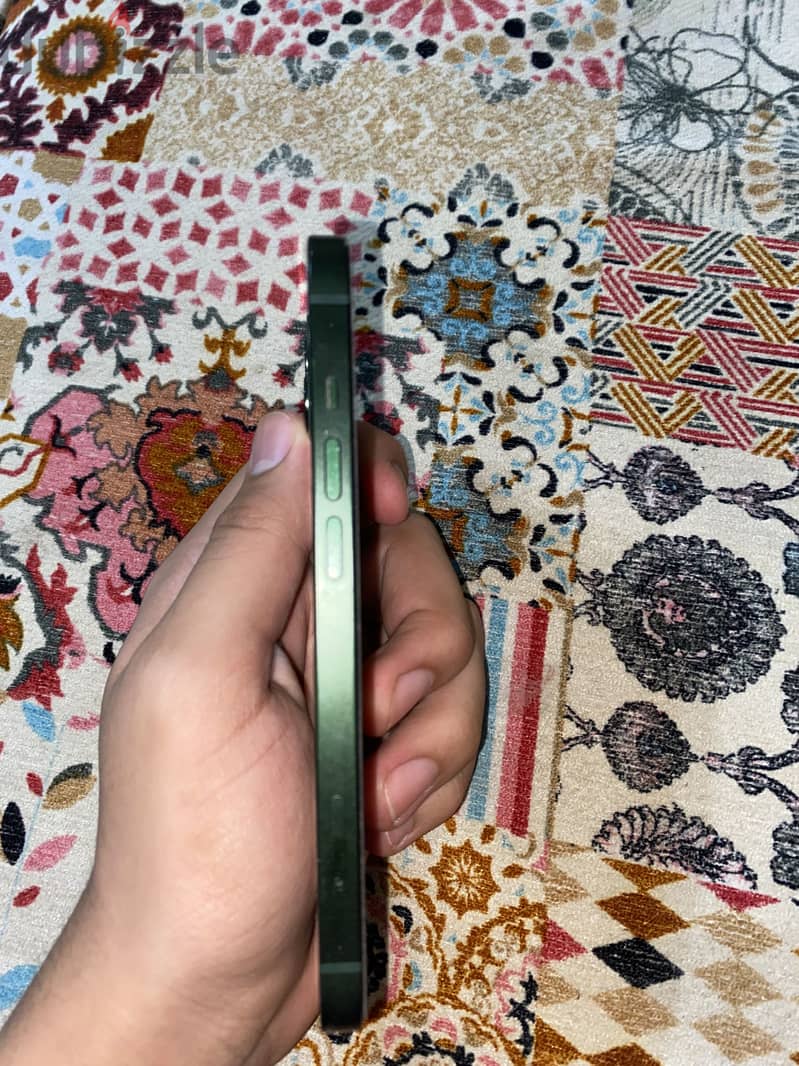 Apple - iPhone 13 2