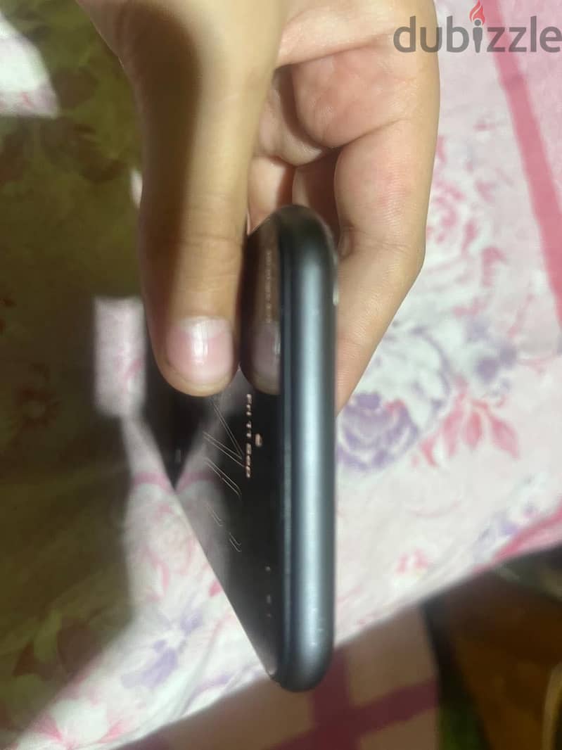 Apple - iPhone 11 5