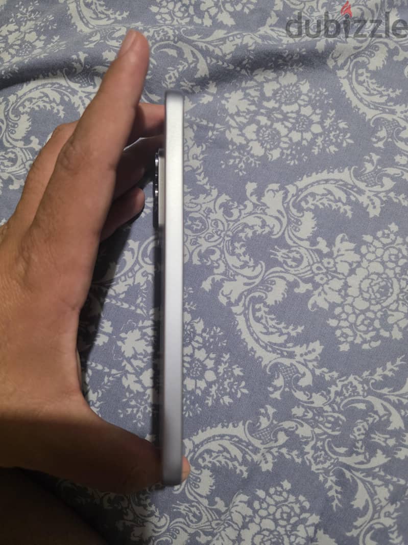 Vivo V70 FE 5G 4