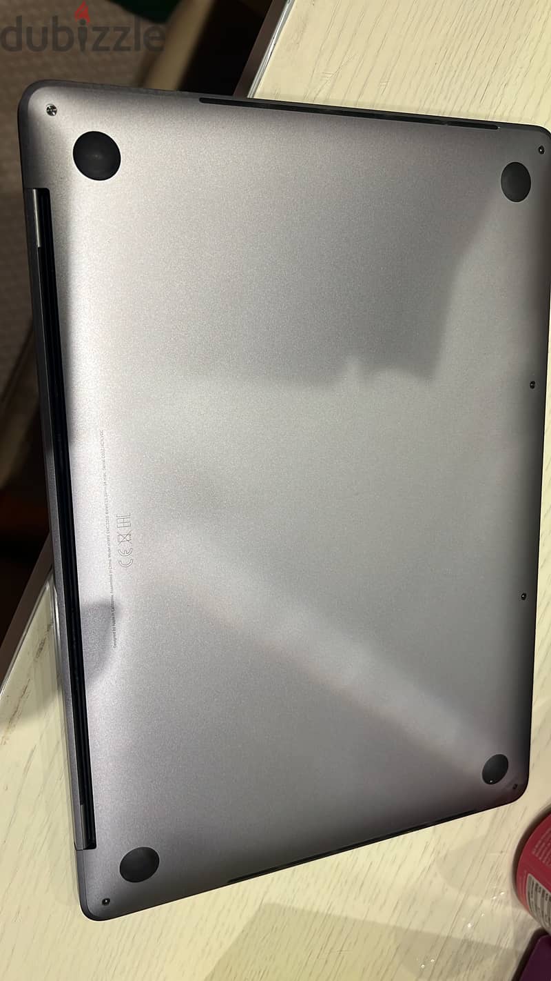 Apple mac book pro 13 inch 2
