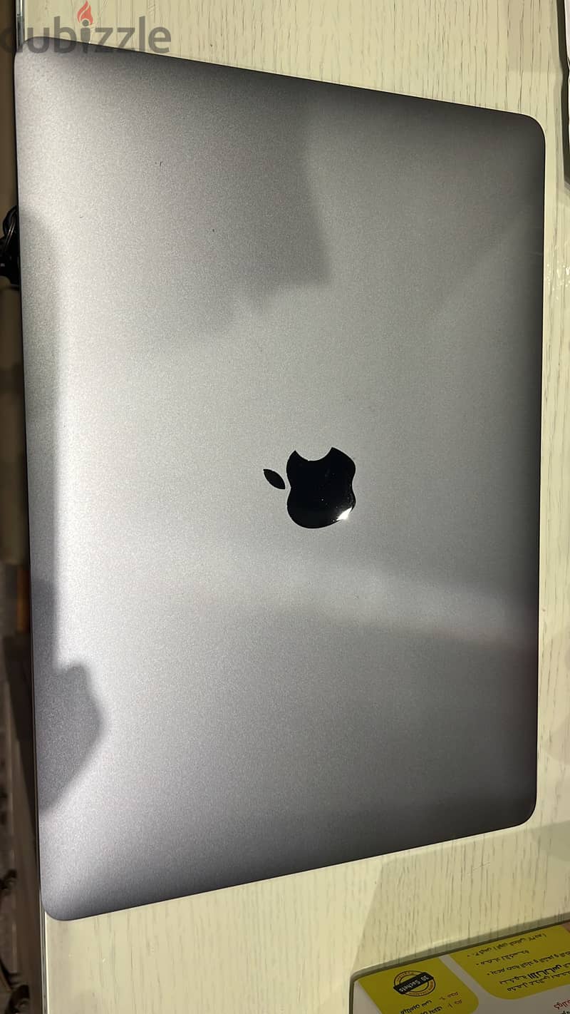 Apple mac book pro 13 inch 4