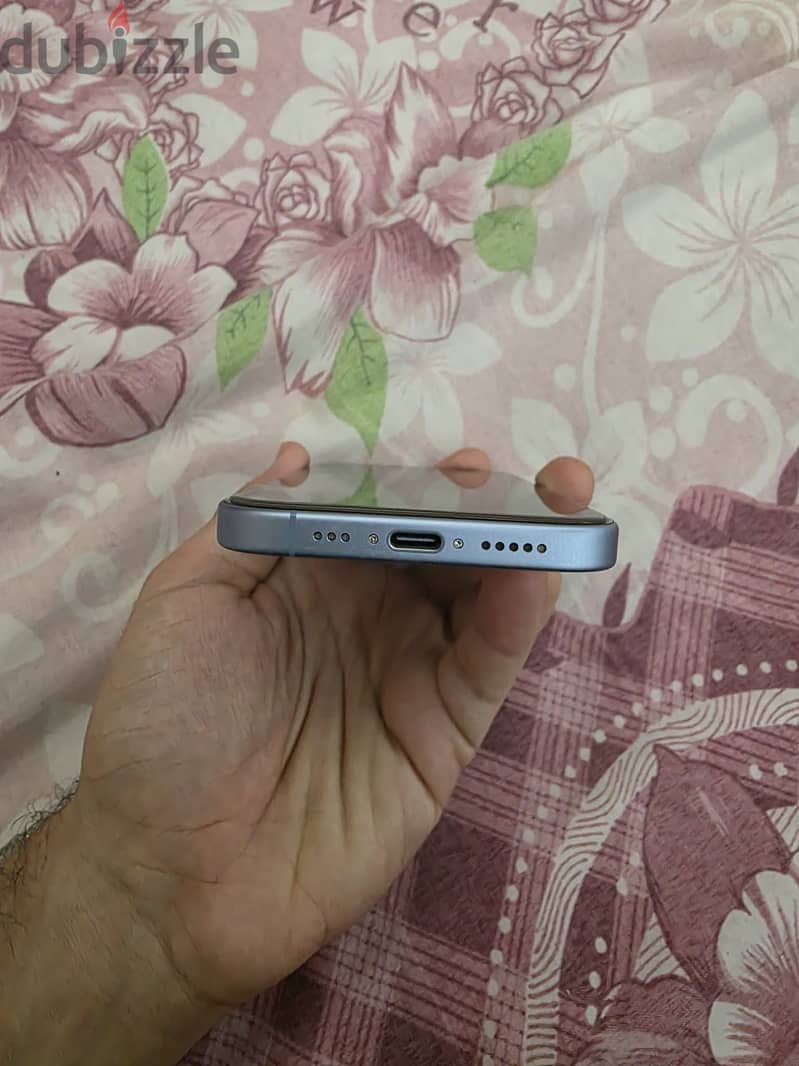 Apple - iPhone 17 4