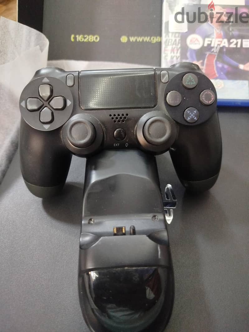SONY PS4 Pro+games and controllers 2