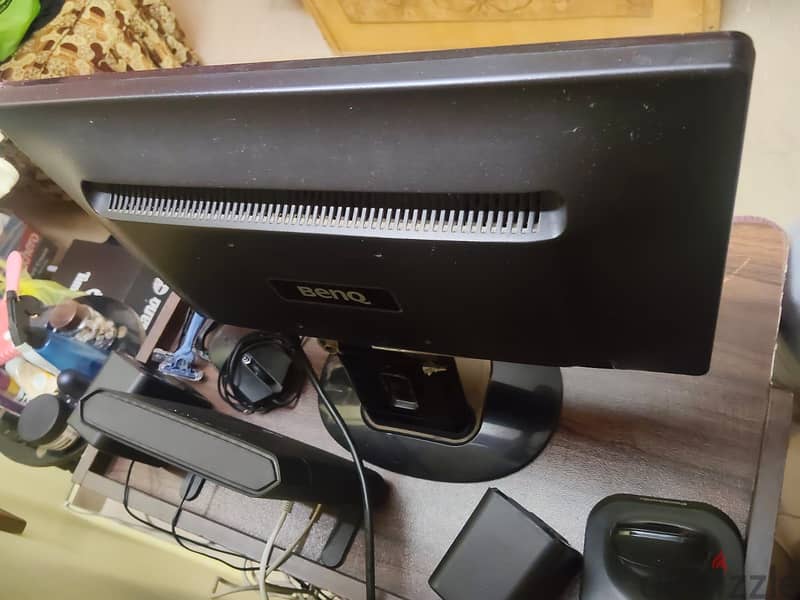 Monitor 1