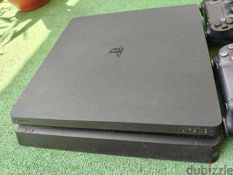 PlayStation 4 Slim PS4 2