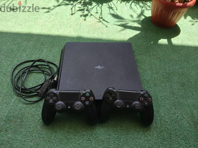 PlayStation 4 Slim PS4 3