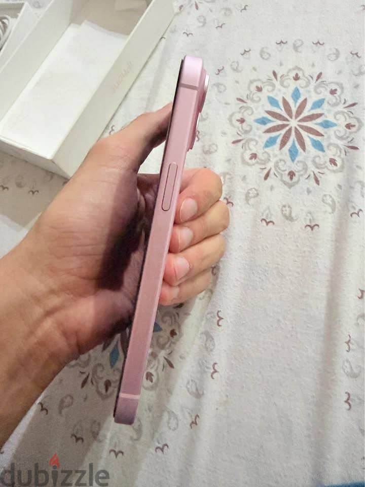 ايفون 15 4