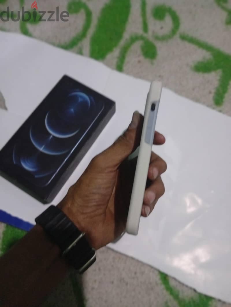 آبل - آيفون 12 برو 2