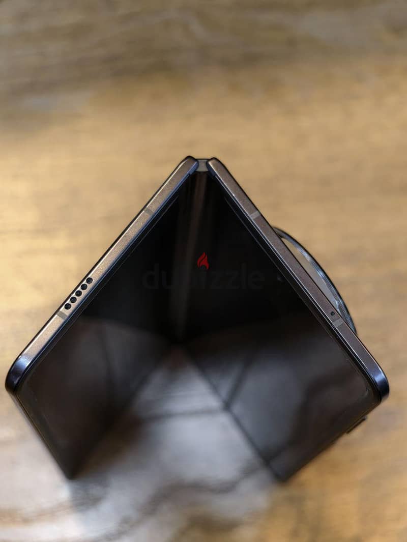 Honor Magic V5 2