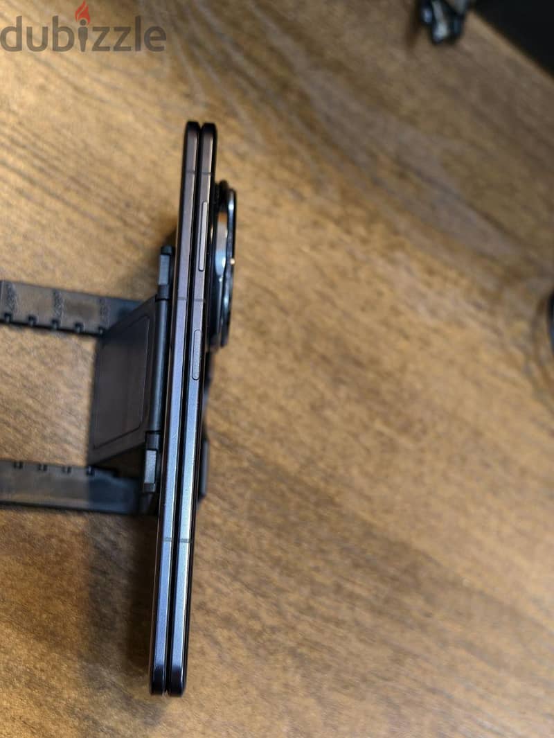 Honor Magic V5 3