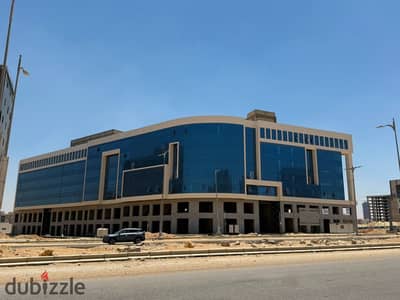 محل للبيع ريسيل بمدخل العاصمه الادرايه دور ارضي معاه اوت دور لوكيشن مميز جدا