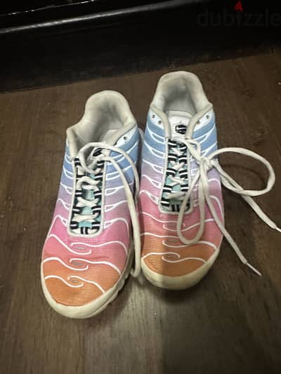 Nike choose  size 38