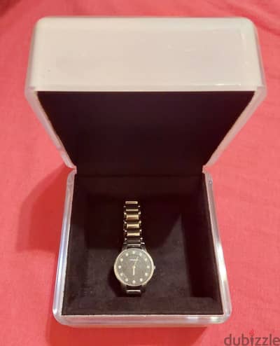 DKNY women's watch - ساعة ماركة للبيع