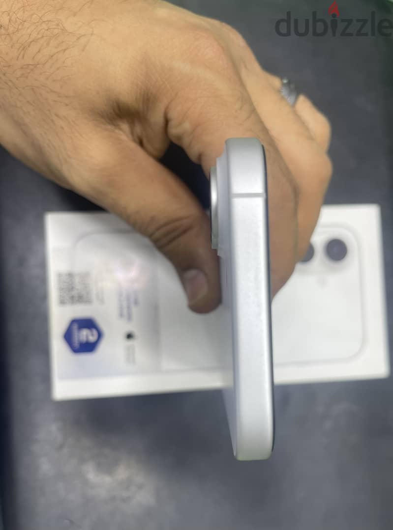 آبل - آيفون 16 4