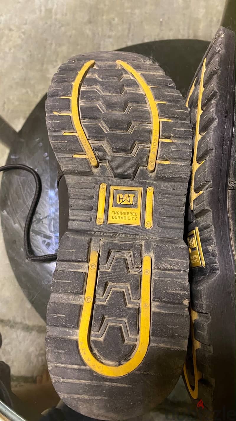 CAT ENGINEERED DURABILITY 8