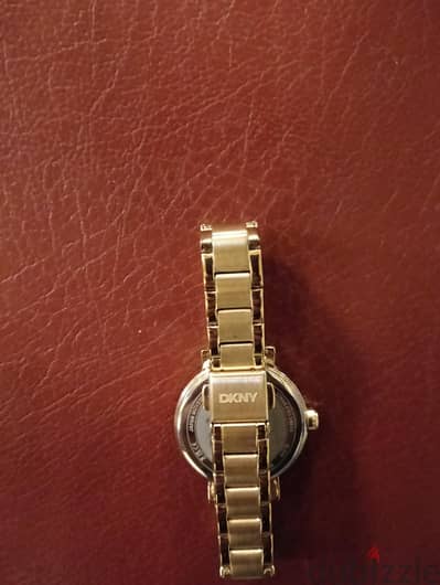 ساعه DKNY