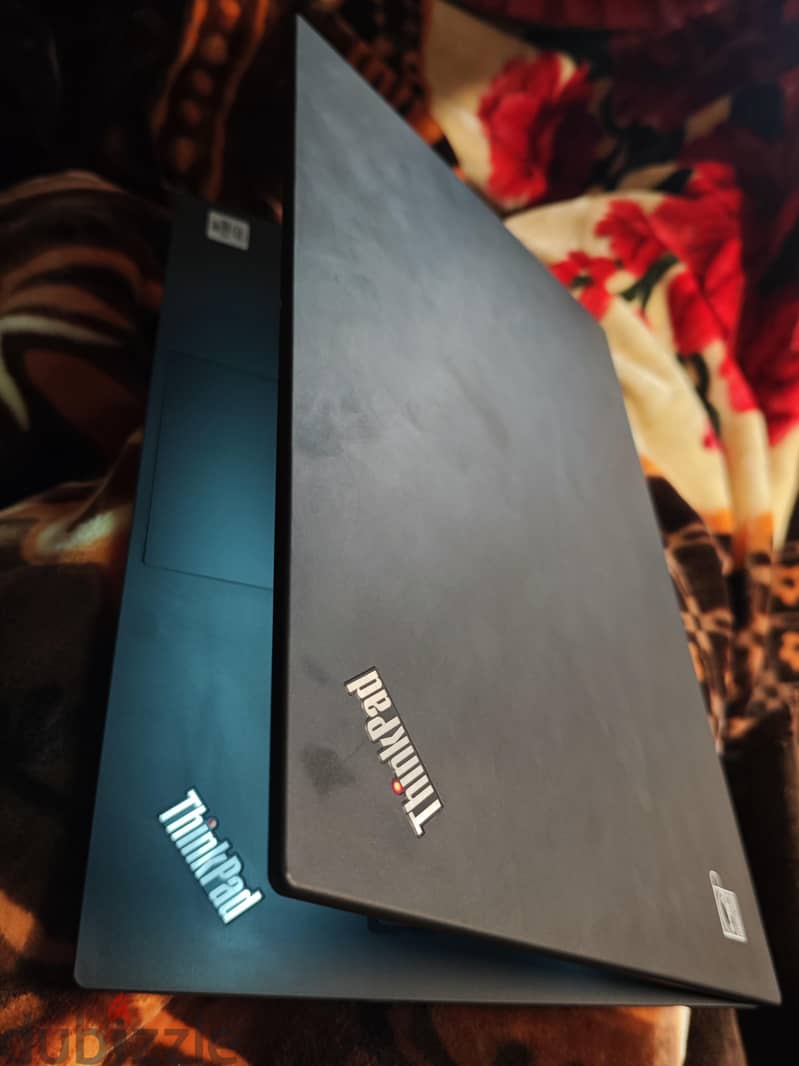 Lenovo ThinkPad T14 Touch 8