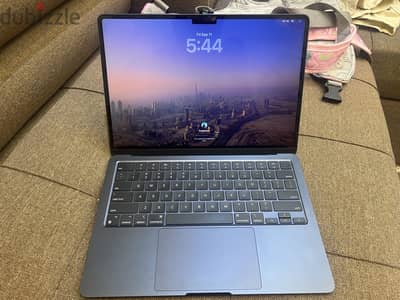 MacBook Air M3 ( 2024)